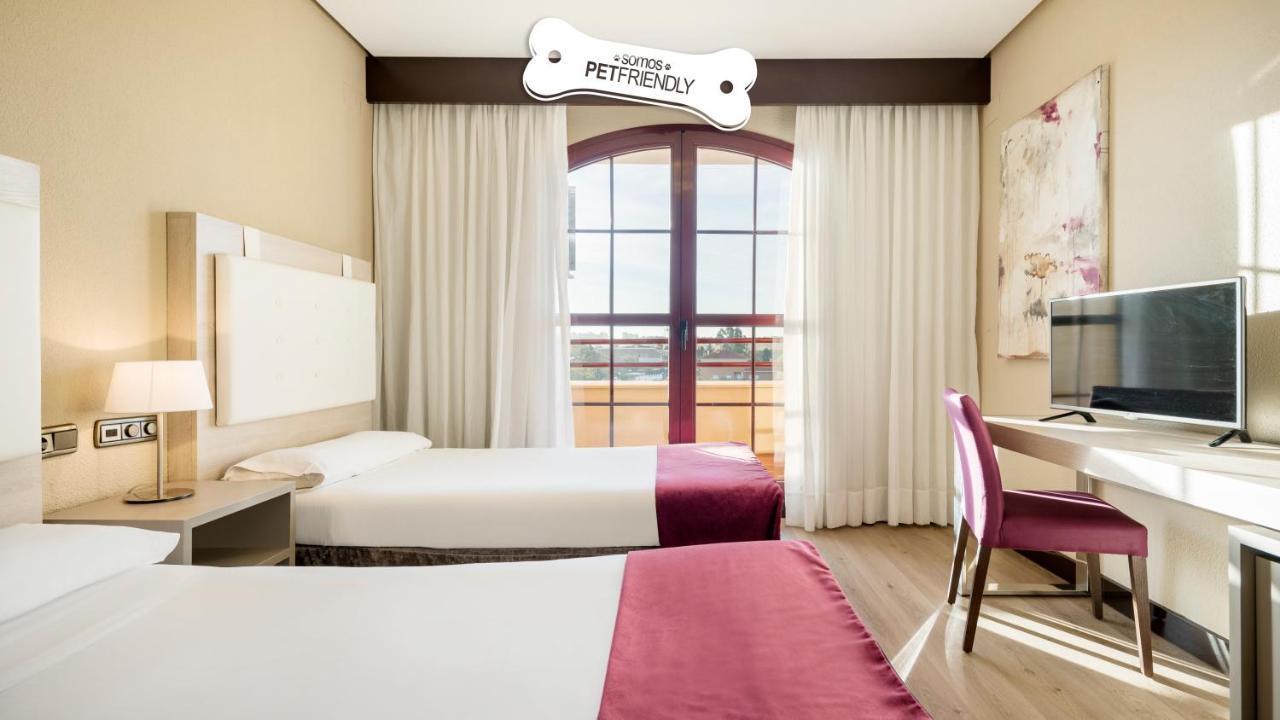 Ilunion Golf Badajoz Hotel Exterior photo