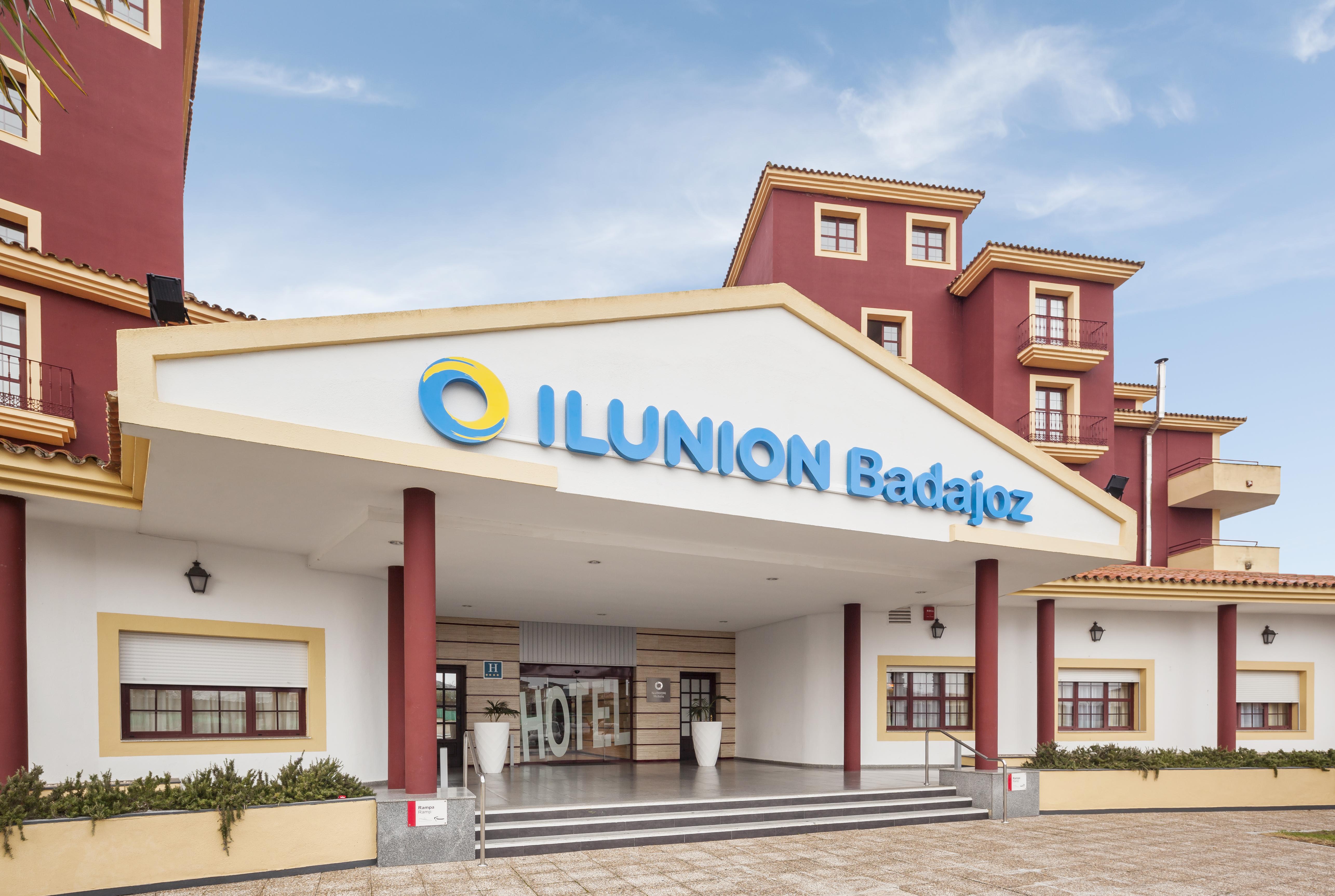 Ilunion Golf Badajoz Hotel Exterior photo