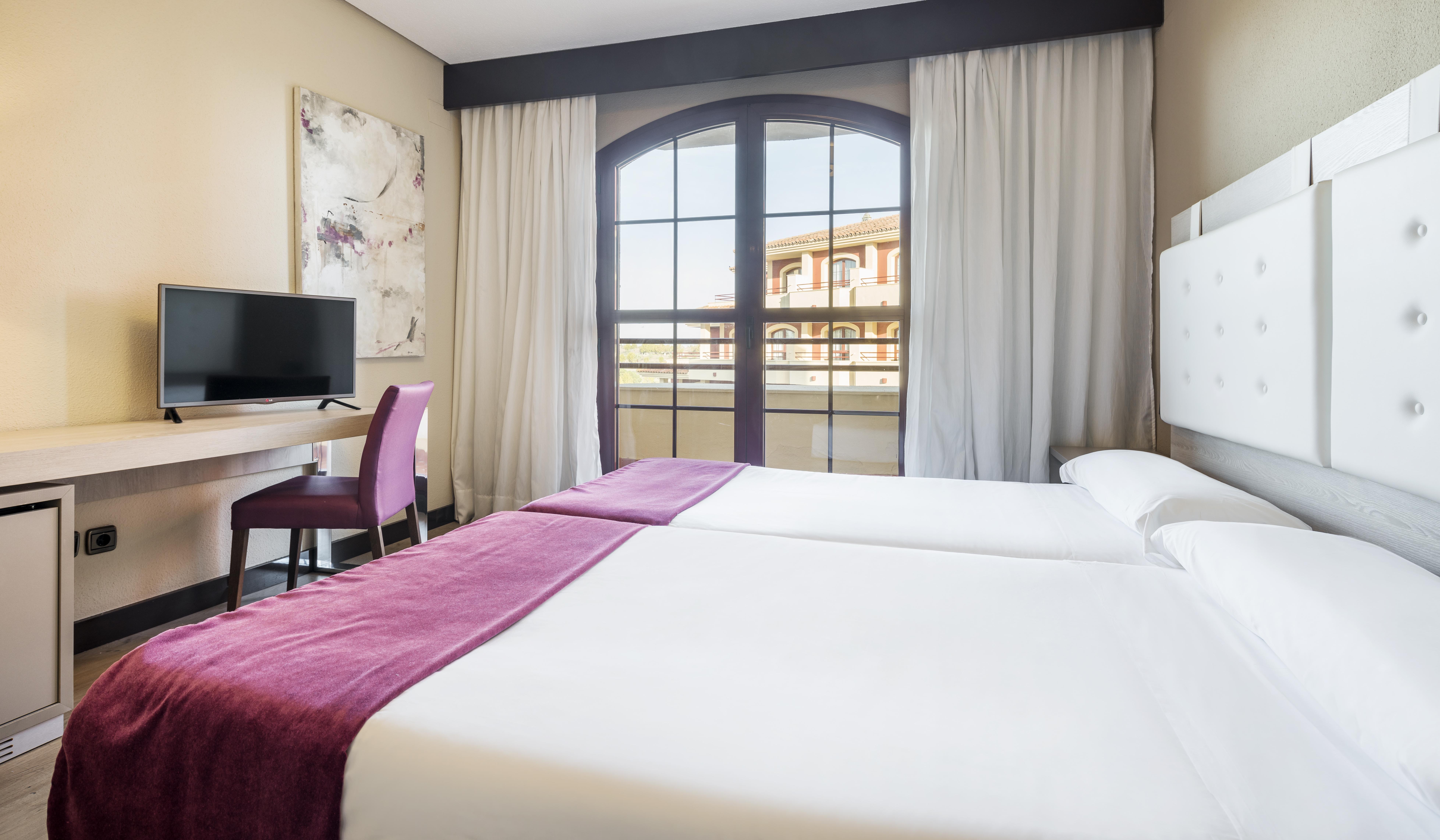 Ilunion Golf Badajoz Hotel Exterior photo