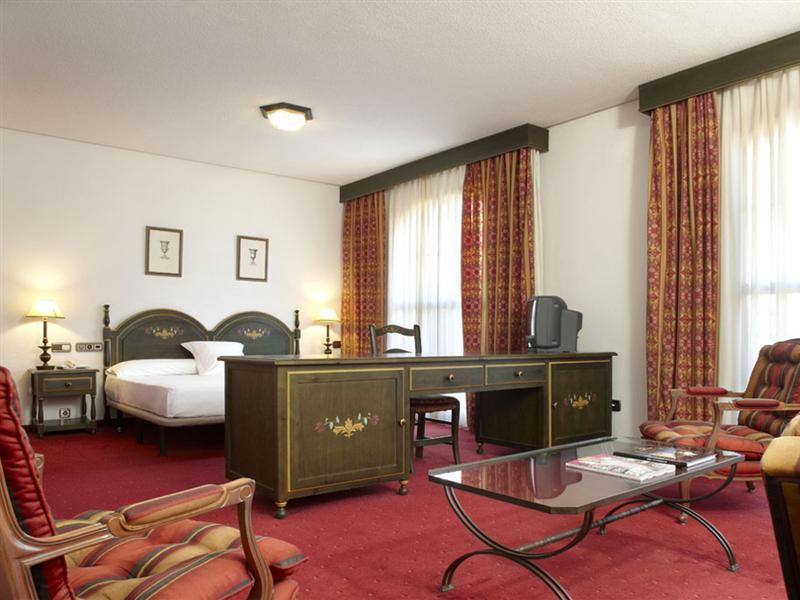 Ilunion Golf Badajoz Hotel Room photo