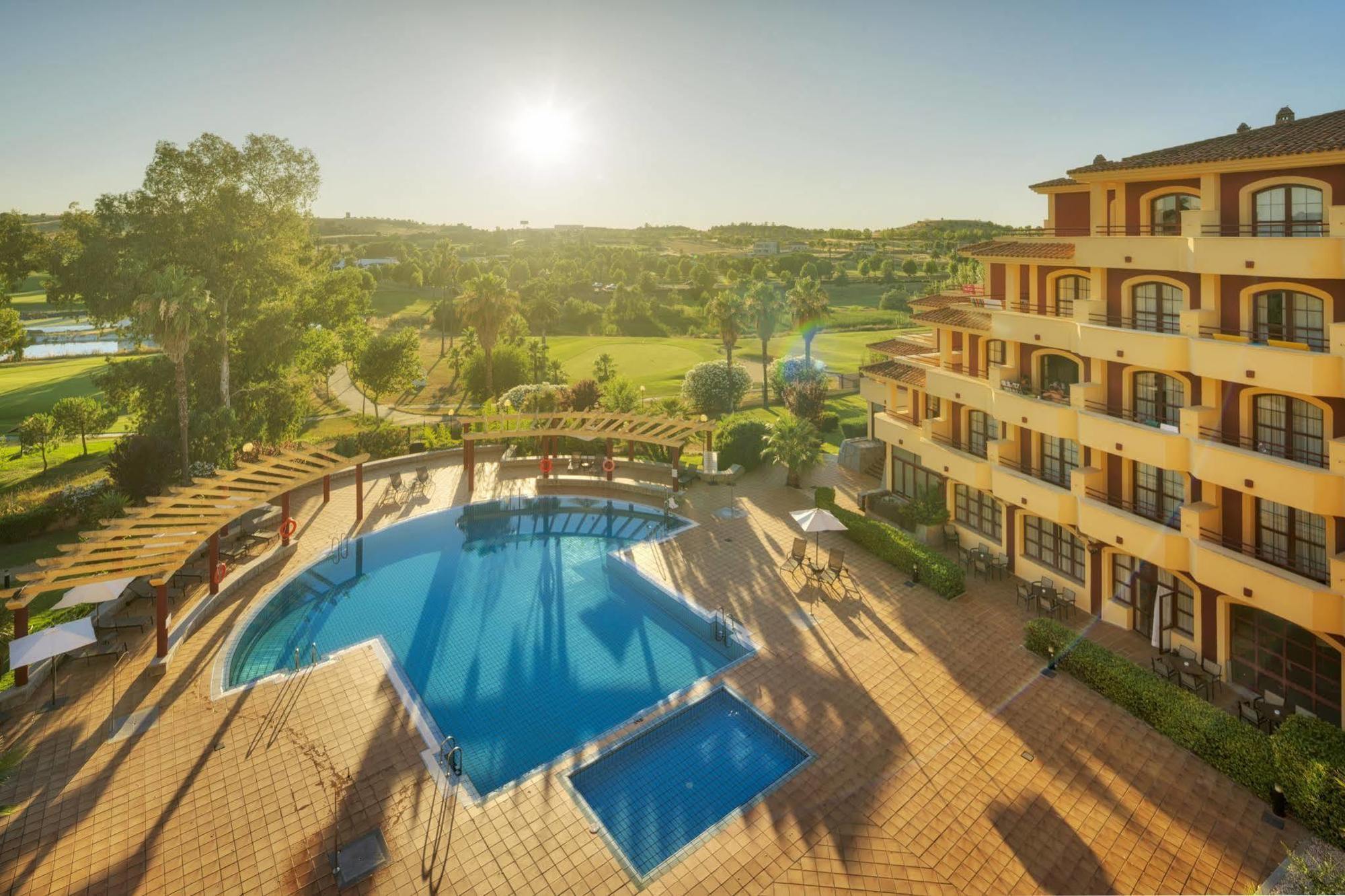 Ilunion Golf Badajoz Hotel Exterior photo